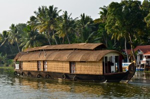 BACK WATER AU KERALA